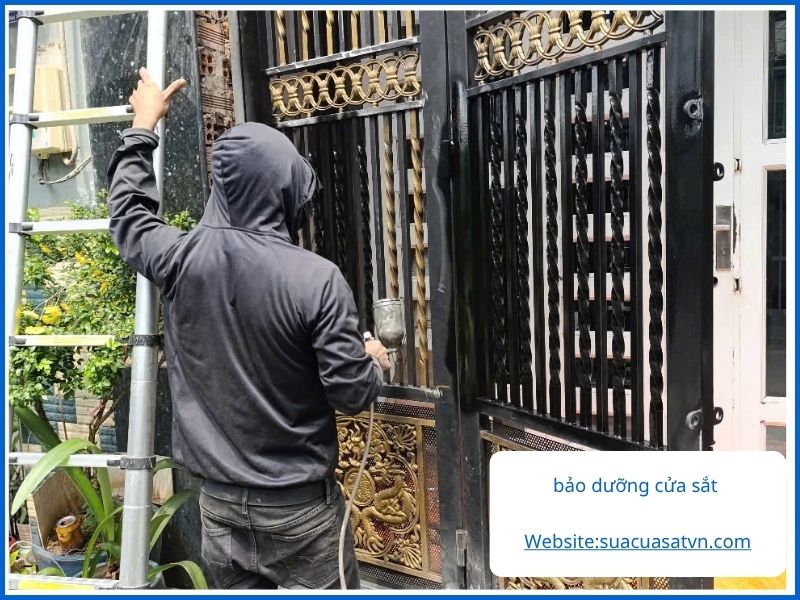 Bí quyết bảo dưỡng cửa sắt tại nhà hiệu quả, bền bỉ như mới