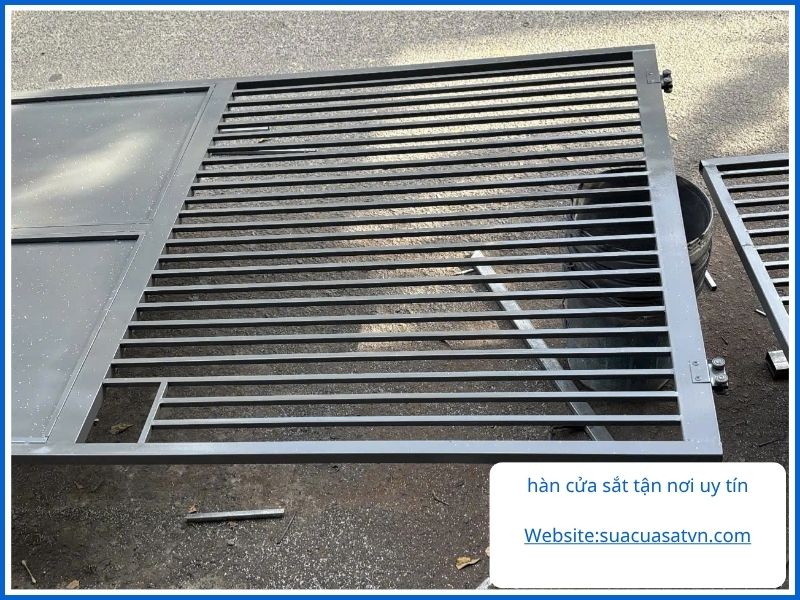 Dịch Vụ Sửa Cửa Sắt Tại Nhà TPHCM Giá Rẻ – Uy Tín Khắp Các Quận Huyện