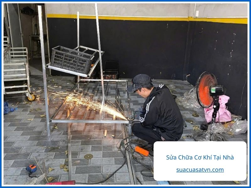 Thực Trạng Hư Hỏng Kết Cấu Kim Loại Tại Khu Vực Quận 2