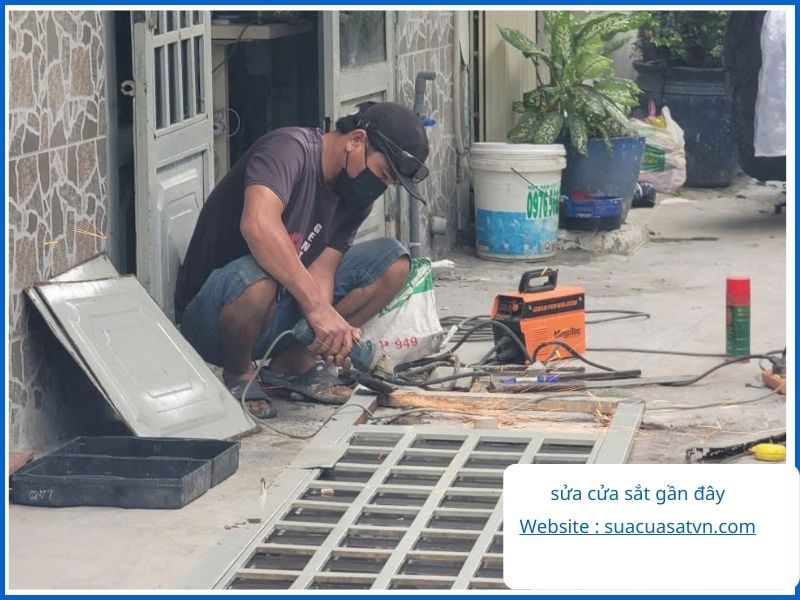 Hướng dẫn tự xử lý các lỗi cửa sắt đơn giản