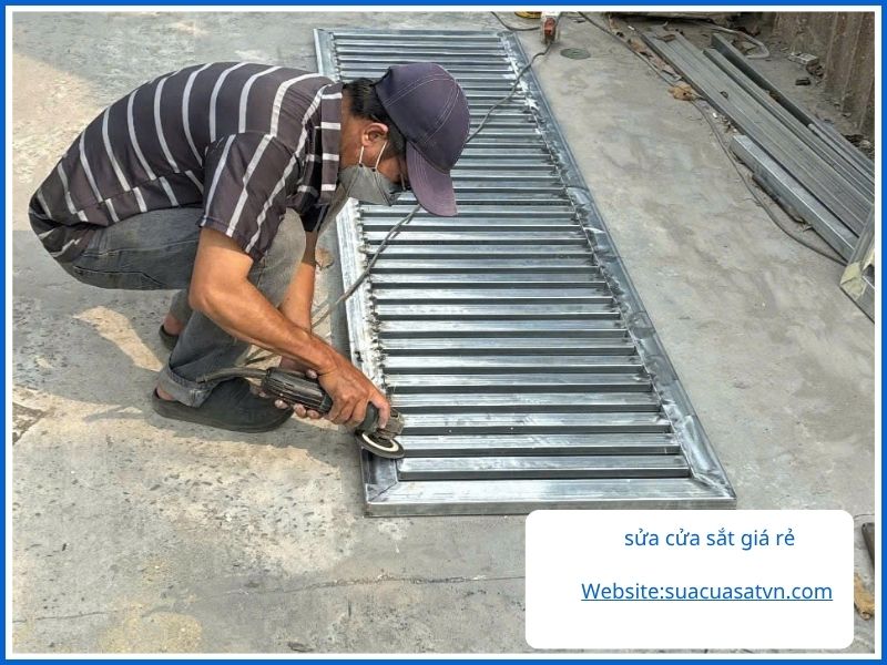 Mẹo bảo quản giúp tăng tuổi thọ và tránh sửa cửa sắt Nhà Bè thường xuyên