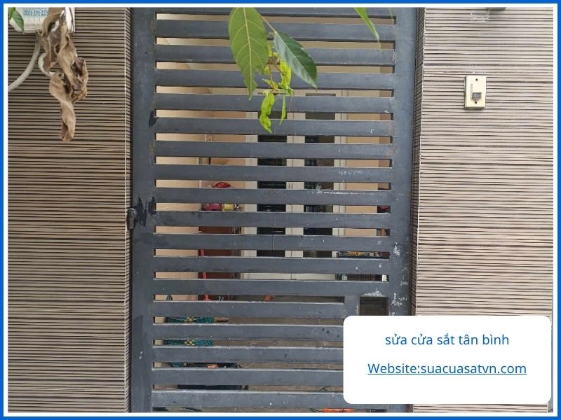 Sửa Cửa Sắt Tân Bình Giá Rẻ | Thợ Đến Ngay Sau 15 Phút