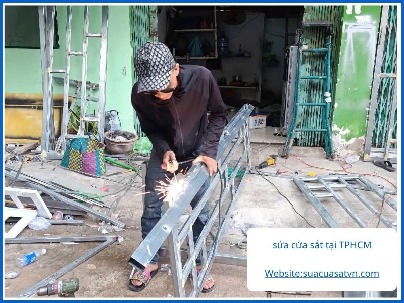 Quy trình dịch vụ sửa cửa sắt hóc môn chuyên nghiệp