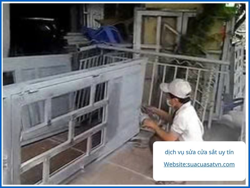 Những câu hỏi thường gặp về dịch vụ sửa cửa sắt Phú Nhuận tại nhà