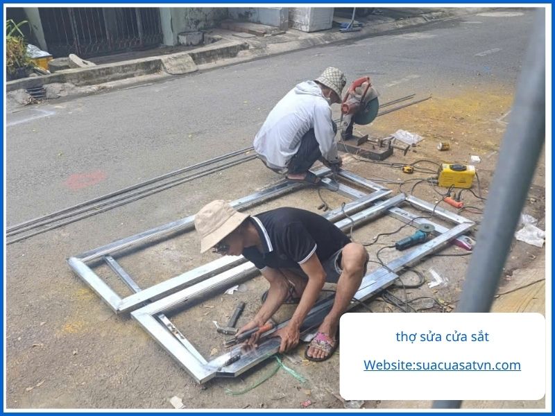 Thợ sửa cửa sắt Củ Chi phục vụ nhanh tại tất cả các xã và thị trấn