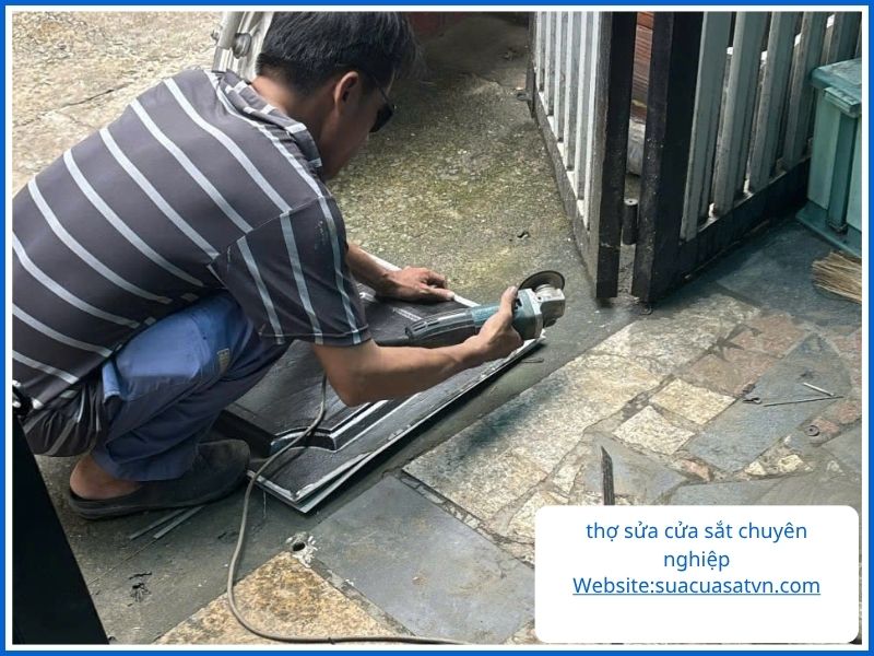 Dịch vụ sửa cửa sắt tại nhà Củ Chi chuyên nghiệp – Cơ khí Đức Hải