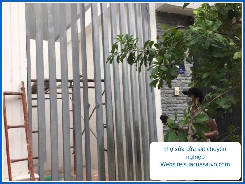 Liên hệ thợ sửa cửa sắt Phú Nhuận uy tín – Xưởng Đức Hải